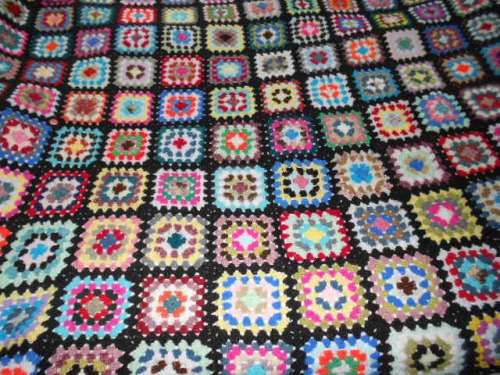 Granny blanket B.    Size: Double bed.      New.