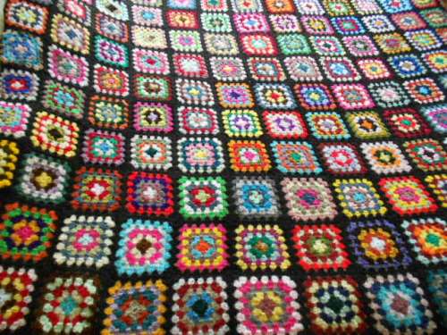 Granny blanket C.    Size: Double bed.      New.