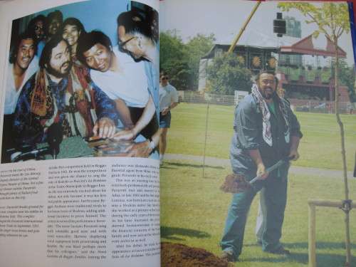 `The World`s Greatest Tenors.  Carreras, Domingo and Pavarotti`  Hard cover.