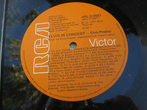 LP. Elvis in Concert. Double LP   Cover:good, Records:very good.