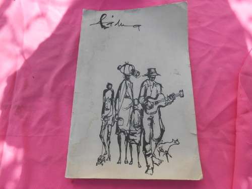 Jose Padau.  A folder of prints.