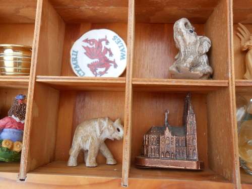 Printer`s tray 530mm x 350mm c/w ornaments.