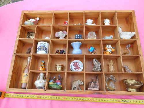 Printer`s tray 530mm x 350mm c/w ornaments.