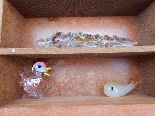 Printer`s tray 650mm x 450mm c/w ornaments.