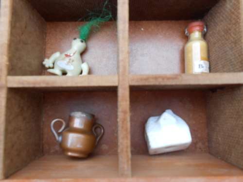 Printer`s tray 650mm x 450mm c/w ornaments.