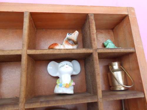 Printer`s tray 650mm x 450mm c/w ornaments.