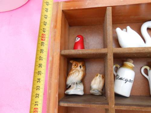 Printer`s tray 650mm x 450mm c/w ornaments.