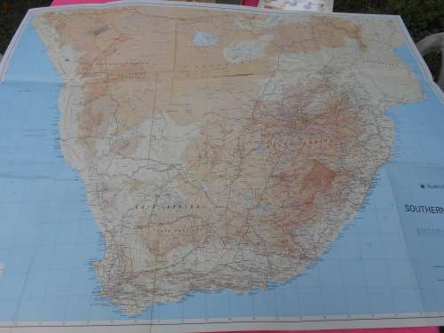 Fold-up travel map of South Africa.  1982. Reader`s Digest.