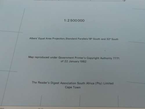 Fold-up travel map of South Africa.  1982. Reader`s Digest.