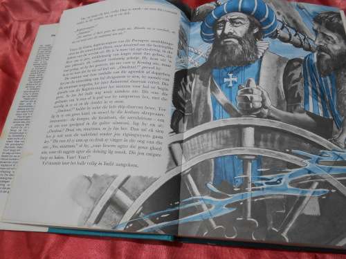 1981  `Die Groot Afrikaanse Heldeboek`  Pieter W. Grobbelaar.  Hard cover.