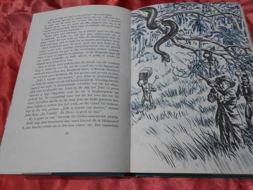 1981  `Die Groot Afrikaanse Heldeboek`  Pieter W. Grobbelaar.  Hard cover.