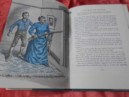 1981  `Die Groot Afrikaanse Heldeboek`  Pieter W. Grobbelaar.  Hard cover.