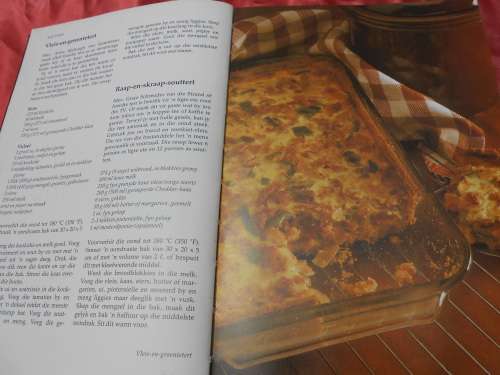 `Huisgenoot Wenresepte 2`  Annette Human.  Hard cover.