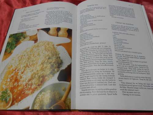 `Huisgenoot Wenresepte 4`  Annette Human.  Hard cover.