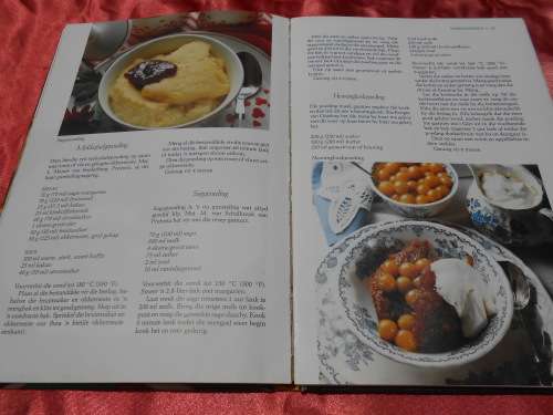 `Huisgenoot Wenresepte 4`  Annette Human.  Hard cover.