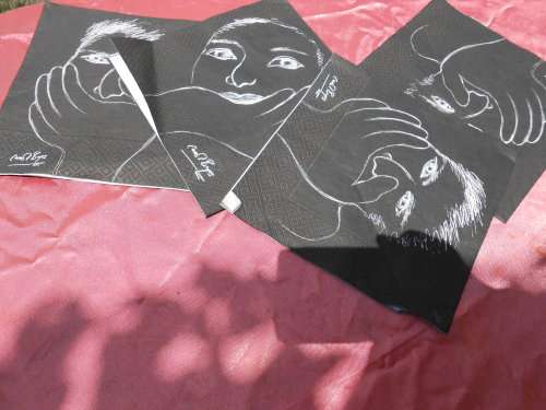 4 off Carrol Boyes paper serviettes.