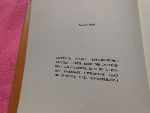 `Ai tog, die Vroumense!`  Joan Retief.  Soft cover.