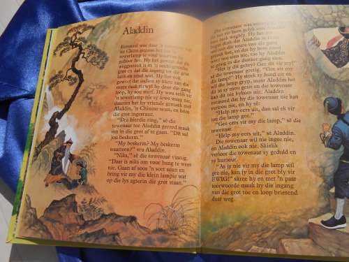 `Die Goue Gans en ander Stories`  Hard cover.