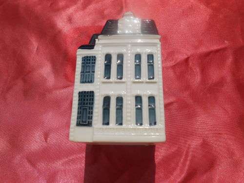 Blue Delft exclusively made for KLM by Bols Royal Distilleries Holland. House no. 91.