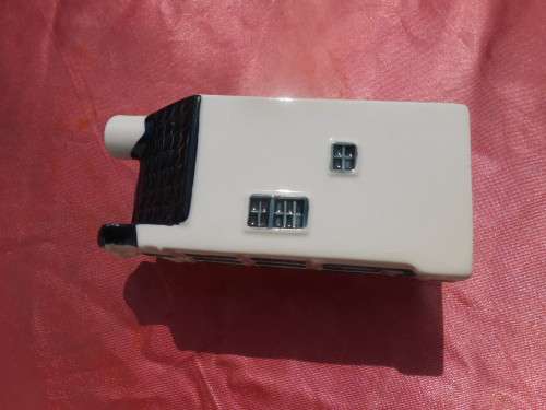 Blue Delft exclusively made for KLM by Bols Royal Distilleries Holland. House no. 46.