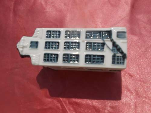 Blue Delft exclusively made for KLM by Bols Royal Distilleries Holland. House no. 46.