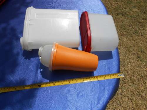 Set of Tupperware.