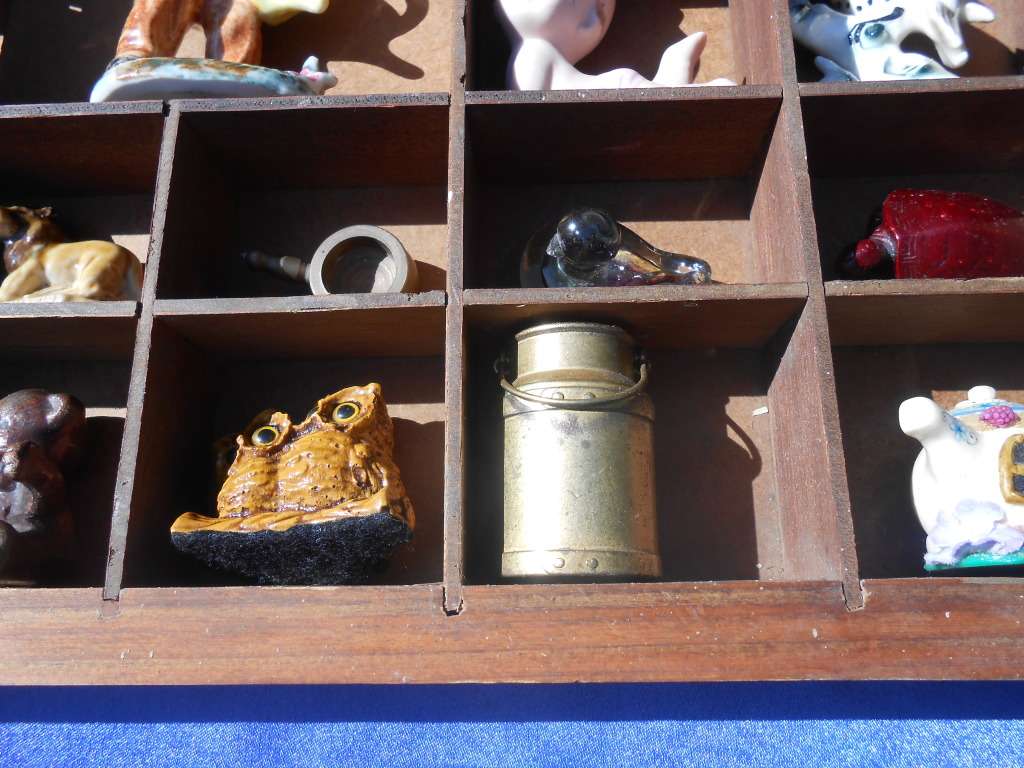 Printer`s tray c/w ornaments.  520mmx360mm