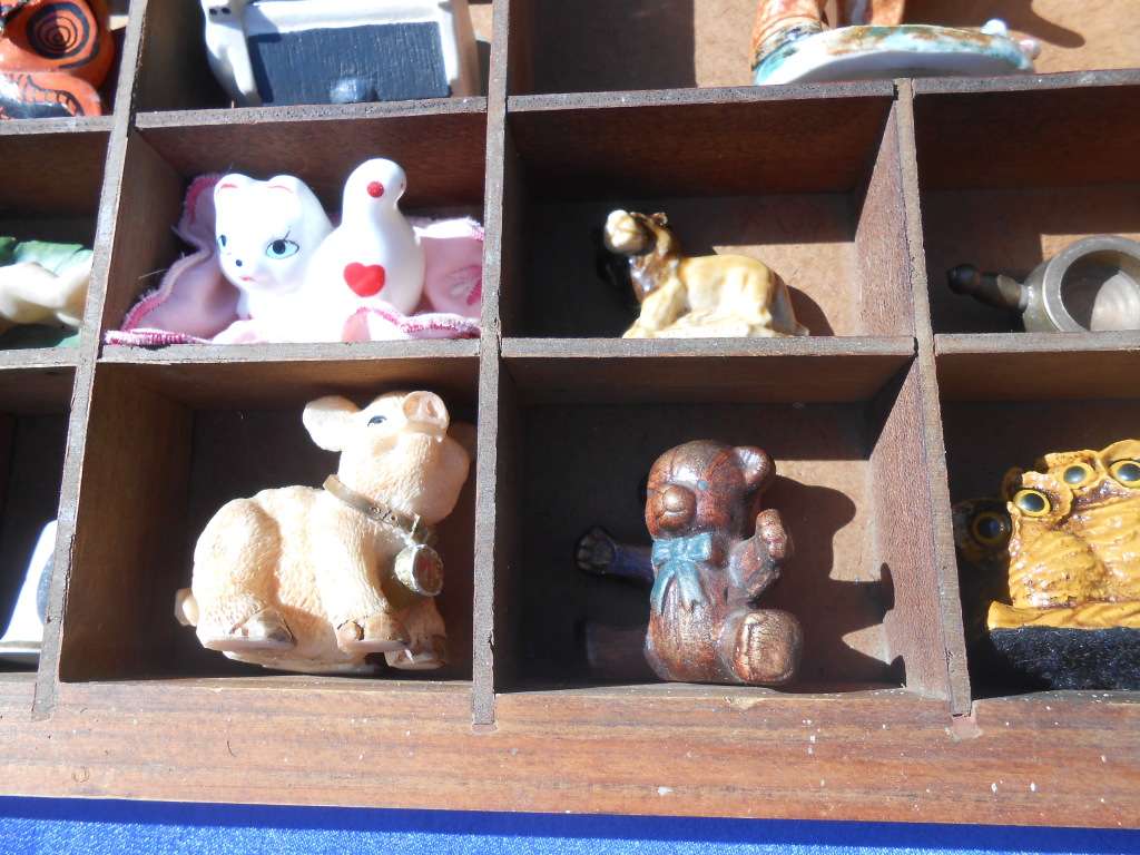 Printer`s tray c/w ornaments.  520mmx360mm