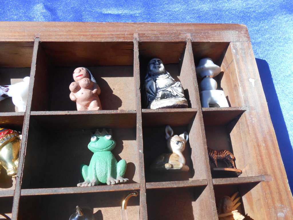 Printer`s tray c/w ornaments.  520mmx360mm