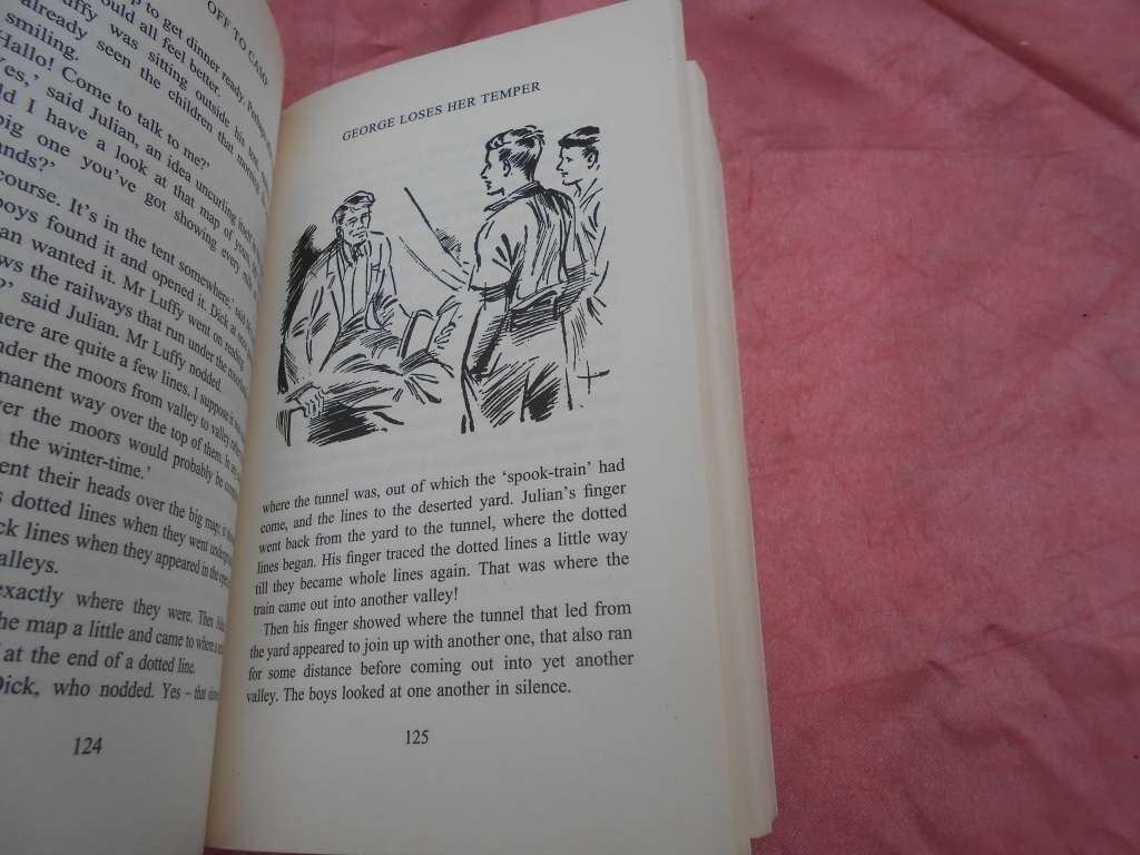 Enid Blyton`The Famous Five Collection 3`  Soft cover.
