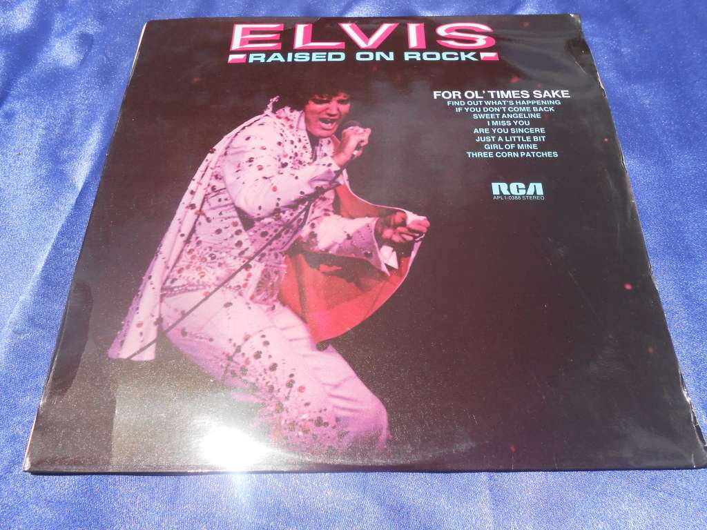 Vinyl LP Elvis Presley Raised on Rock VG+ VG+.