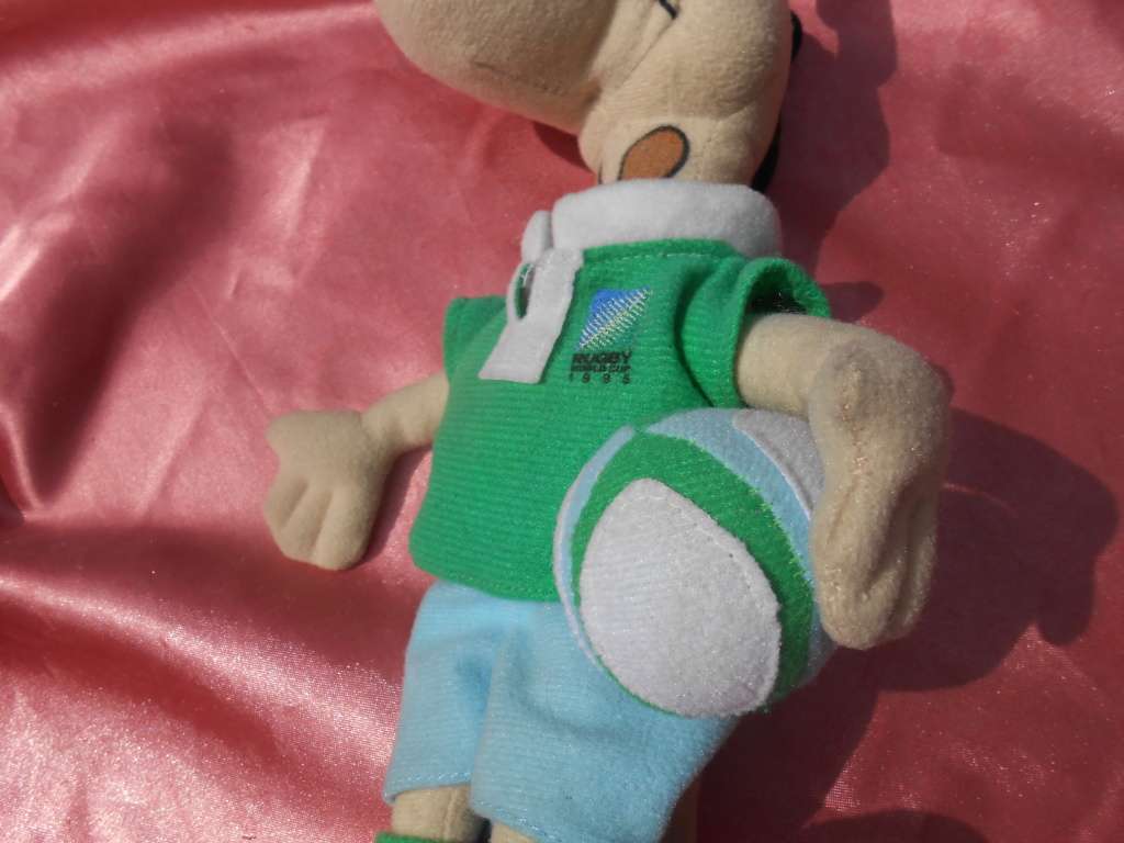 1995 Rugby World Cup mascot - giraffe - small.