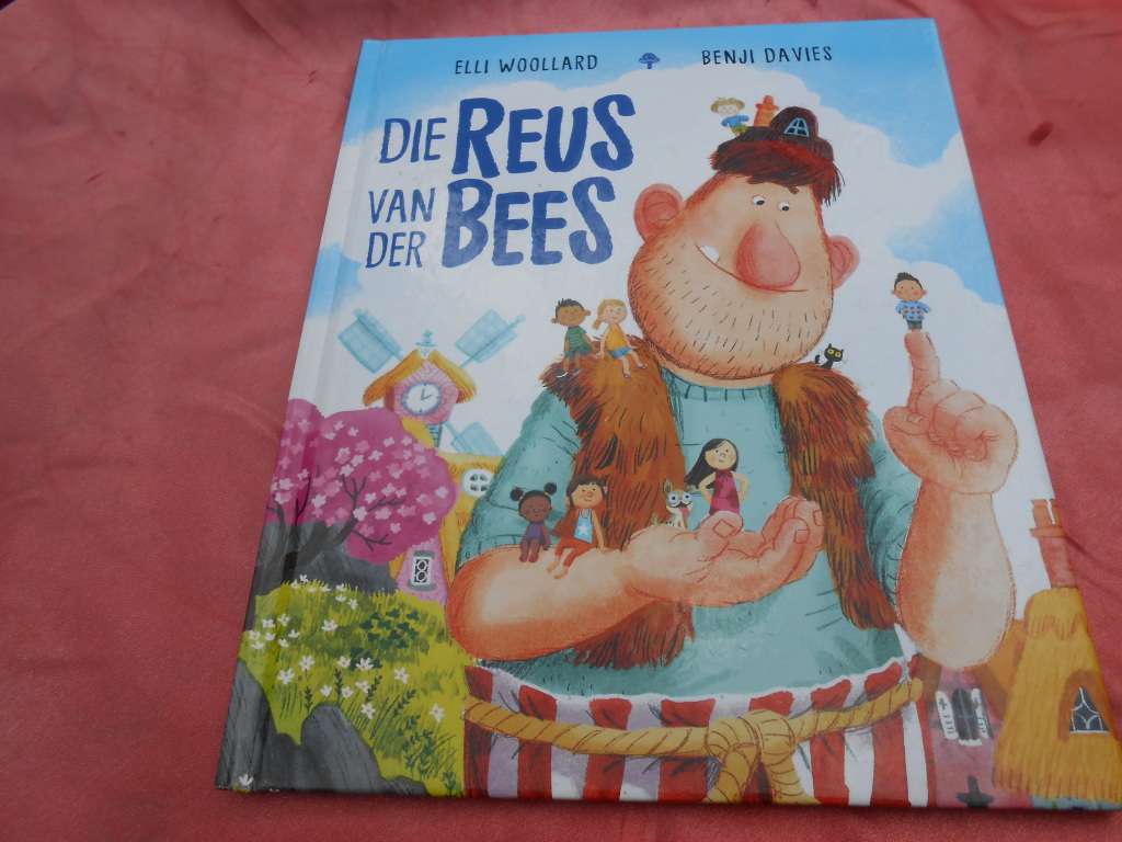 `Die Reus van der Bees`  Elli Woollard & Benji Davies.   Hard cover.