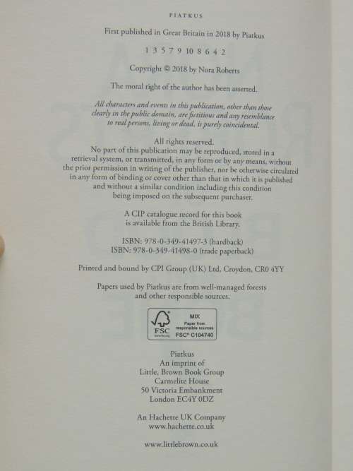 Of Blood and Bone: Chronicles of The One Book 2 - Nora Roberts