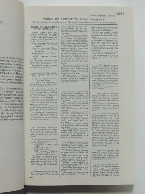 At the Eleventh Hour Reflections, Hopes and Anxieties at the Closing of the Great War 1918 - H Cecil