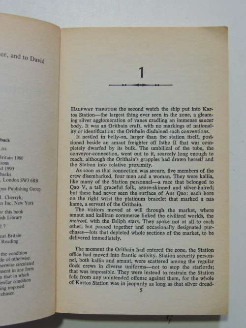 Hunter of Worlds - CJ Cherryh