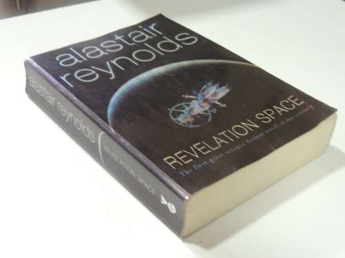 Relevation Space - Alastair Reynolds