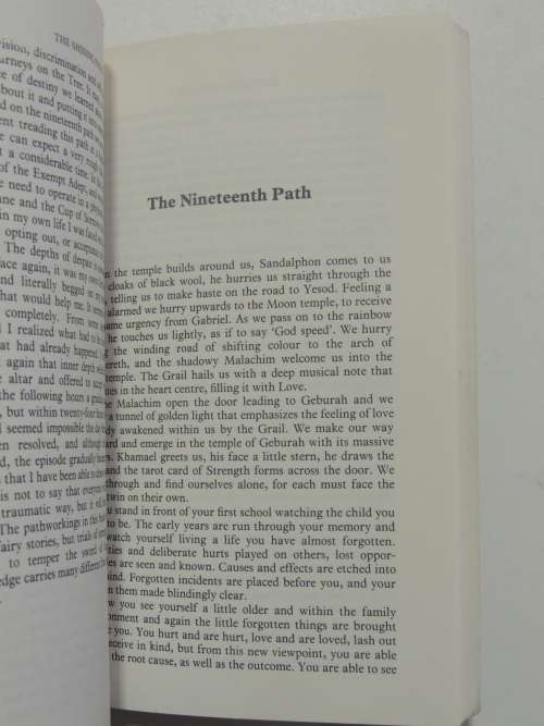 The Shining Paths - An Experiential Journey through the Tree of Life - Dolores Ashcroft-Nowicki