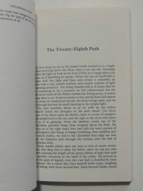 The Shining Paths - An Experiential Journey through the Tree of Life - Dolores Ashcroft-Nowicki