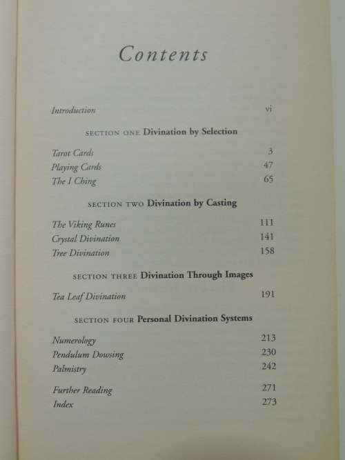 A Complete Guide To Divination -How To Use Most Popular Methods Of FortuneTelling - Cassandra Eason