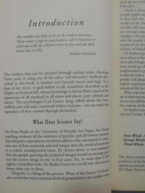 A Complete Guide To Divination -How To Use Most Popular Methods Of FortuneTelling - Cassandra Eason