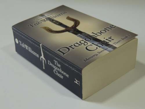 The Dragonbone Chair - Memory, Sorrow & Thorn Book 1- Tad Williams