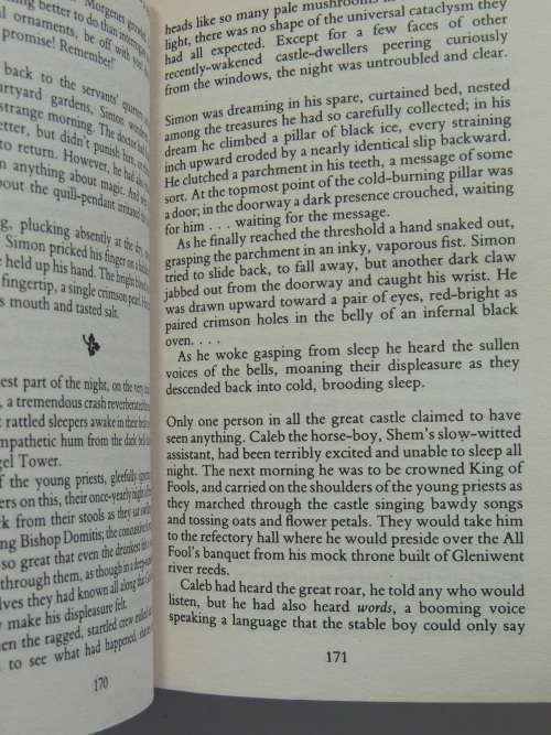 The Dragonbone Chair - Memory, Sorrow & Thorn Book 1- Tad Williams