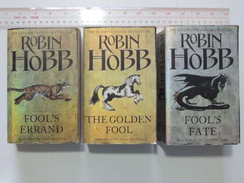 The Tawny Man Trilogy - Fool`s Errand, The Golden Fool, Fool`s Fate - Robin Hobb 3 Books