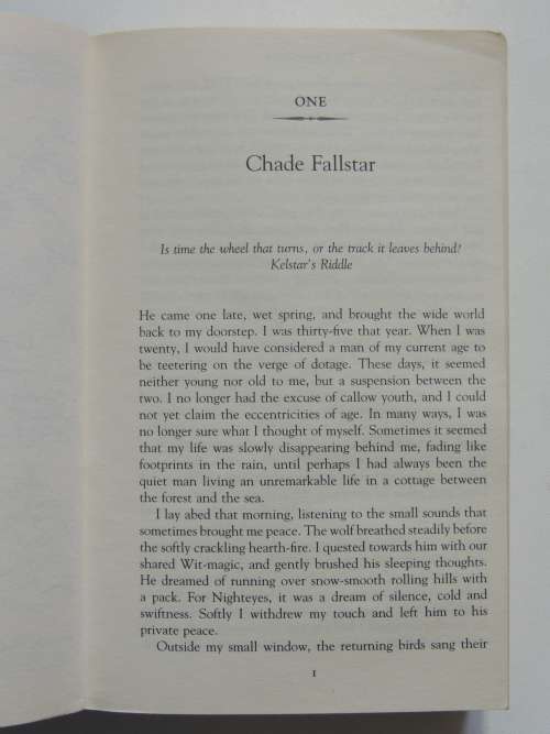 The Tawny Man Trilogy - Fool`s Errand, The Golden Fool, Fool`s Fate - Robin Hobb 3 Books