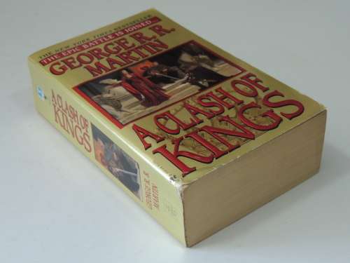 A Clash of Kings Book 2 of A Song of Ice and Fire - George RR Martin