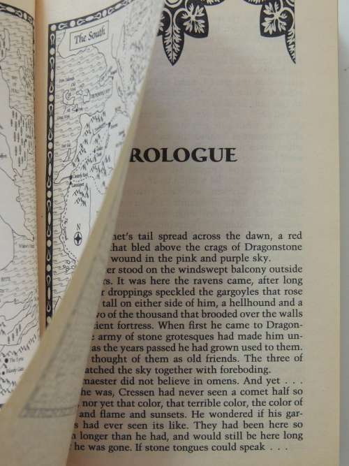 A Clash of Kings Book 2 of A Song of Ice and Fire - George RR Martin