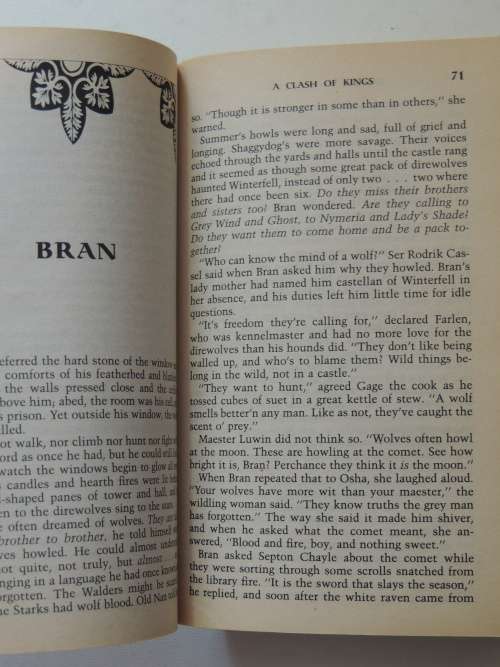 A Clash of Kings Book 2 of A Song of Ice and Fire - George RR Martin