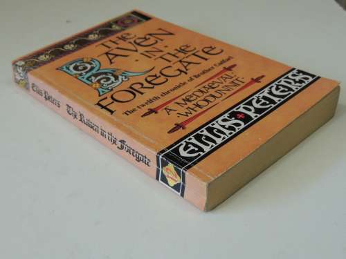 The Raven at the Foregate - 12th Chronicle of Brother Cadfael - Ellis Peters