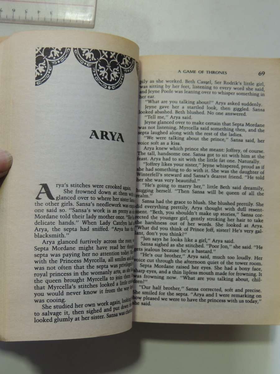 A Game Of Thrones, Book 1 of A Song of Ice and Fire - George RR Martin 1st Paperback Ed., 5th Printi